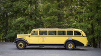 Retro autobus Bender White 706 vozil turisty po národním parku Yellowstone od roku 1937