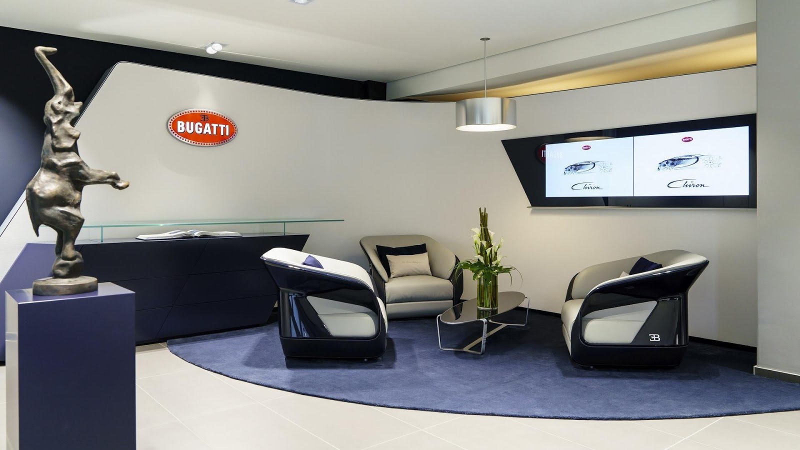O Bugatti Chiron je v Německu ohromná zájem, Bugatti zde dokonce otevřela nový Showroom