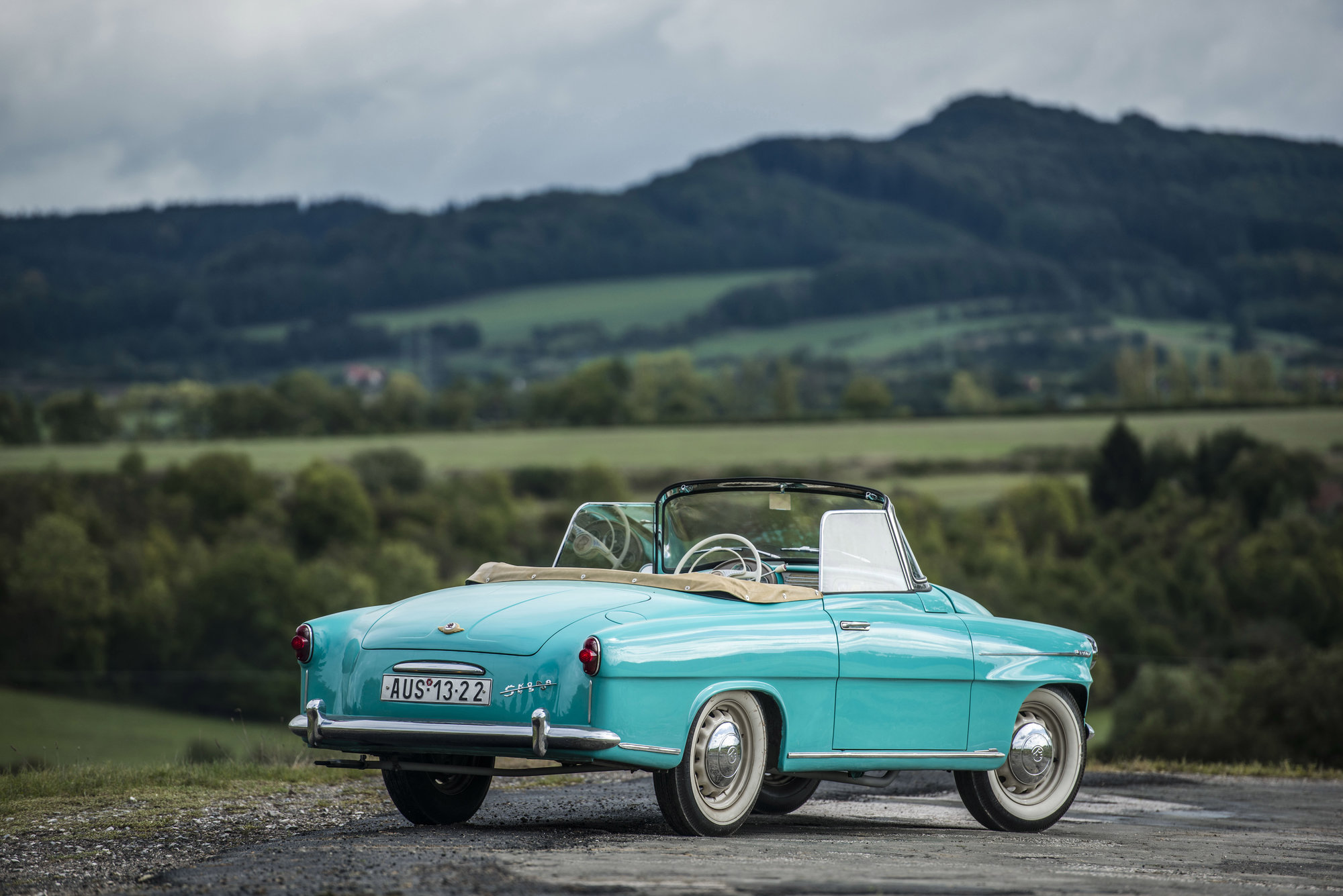 Od února 1959 sjížděla z linky Škoda Felicia, následník modelu Škoda 450. Tento model se vyráběl do roku 1964, a to rovněž v Kvasinách.