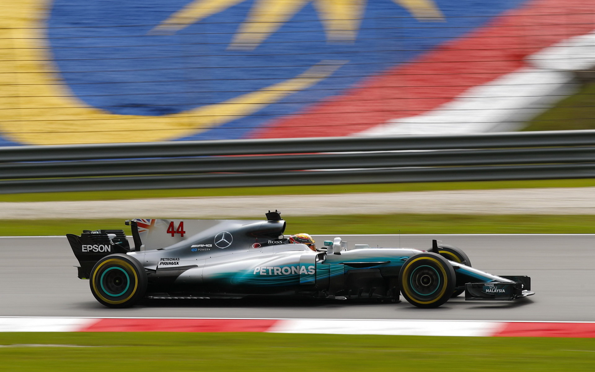 Lewis Hamilton překonal v Malajsii rekord a vyhrál další kvalifikaci