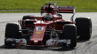 Sebastian Vettel v kvalifikaci v Malajsii