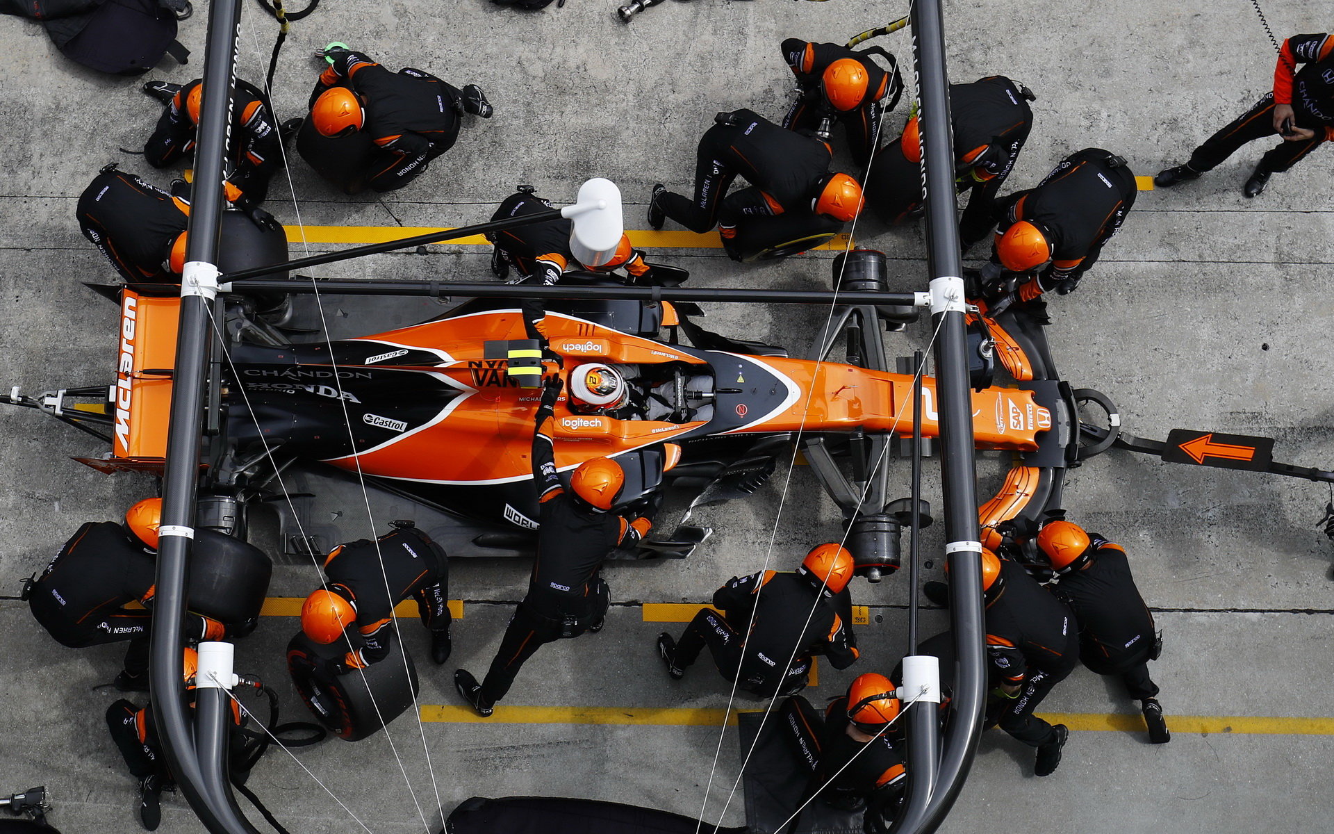 McLaren se ani za tři roky nedočkal konkurenceschopného motoru