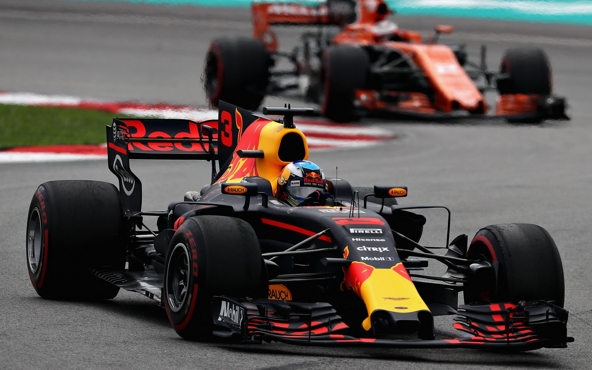 Daniel Ricciardo v závodě v Malajsii