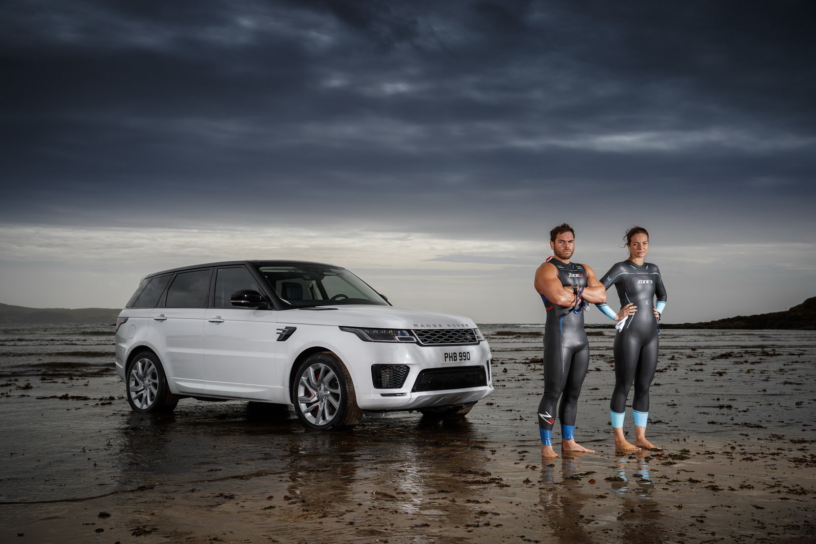 Range Rover Sport dal profesionálním závodníkům lekci v plavání