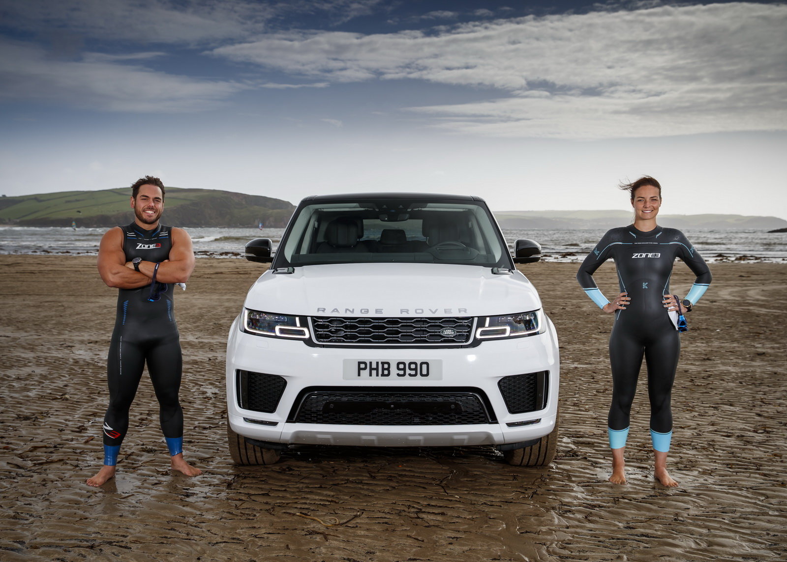 Range Rover Sport dal profesionálním závodníkům lekci v plavání