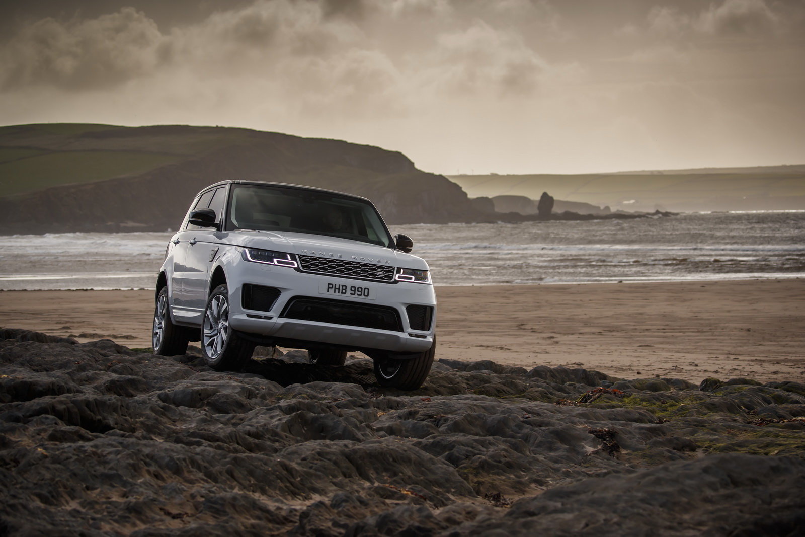 Range Rover Sport dal profesionálním závodníkům lekci v plavání