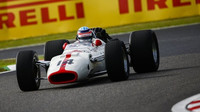 Takuma Sato s vozem Honda RA300 před Velkou cenou Japonska 2017