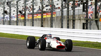 Takuma Sato s vozem Honda RA300 před Velkou cenou Japonska