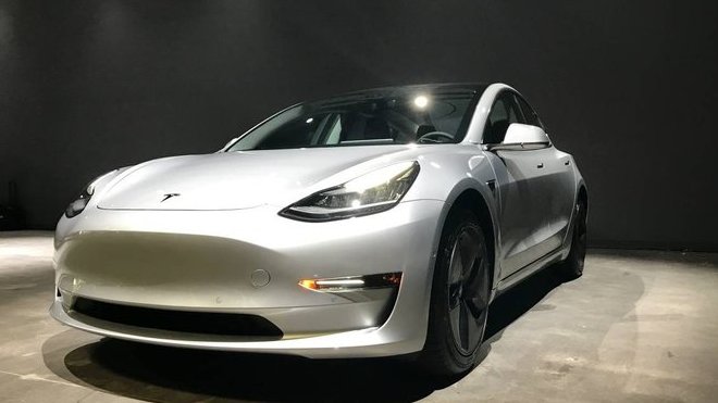 První Tesla Model 3 na trhu ojetých vozidel