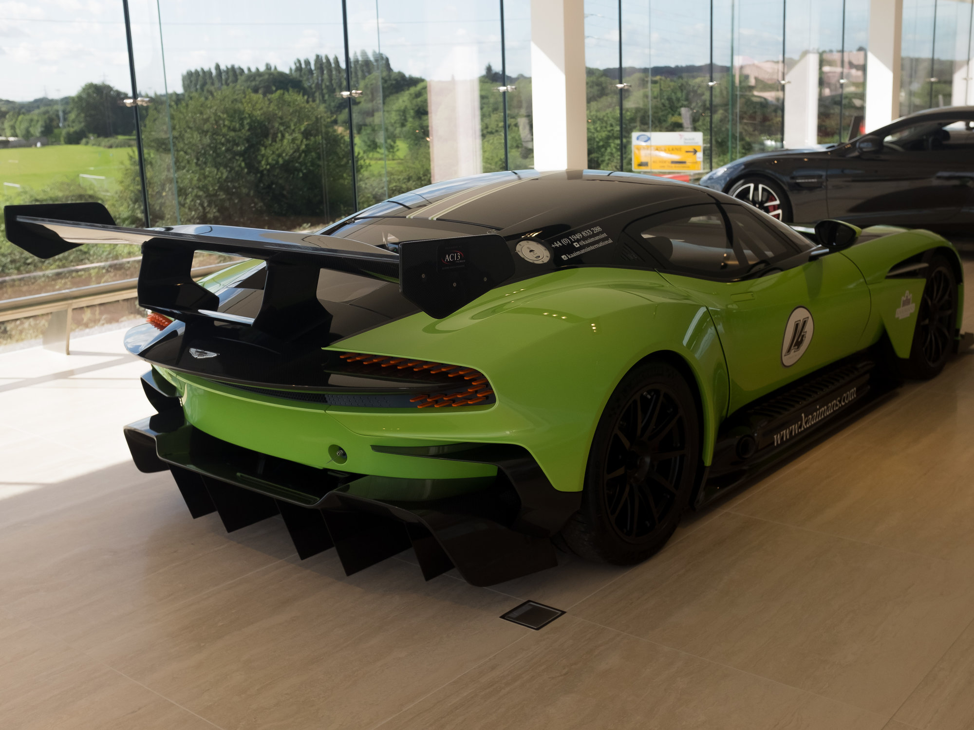 Aston Martin Vulcan v unikátní zelené barvě Verde Ithaca