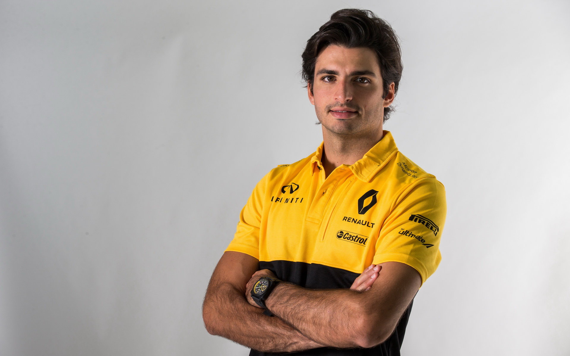 Carlos Sainz už si zvyká na žlutočernou barvu