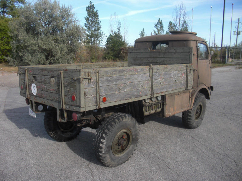 Tatra 805, lidově přezdívaná Kačena, se dostala až do Kanady, kde nyní hledá nového majitele