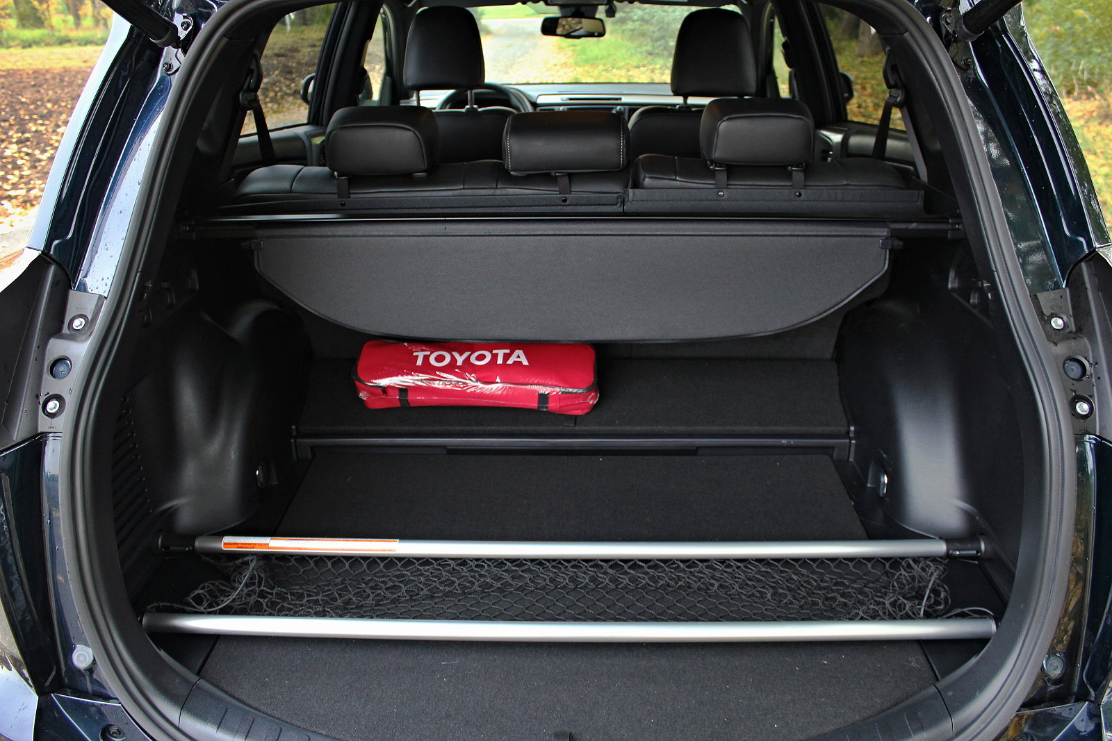 Toyota RAV4 Hybrid Selection AWD ve speciální barvě Azure