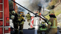 Požár Tesly model S dal hasičům zabrat