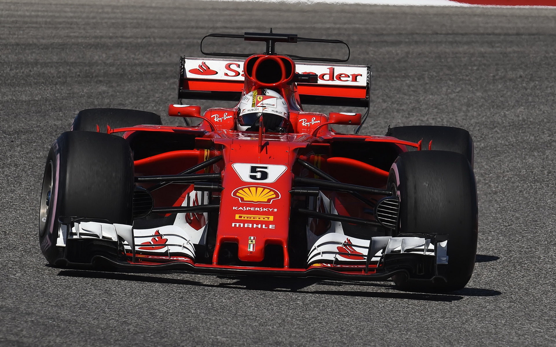 Ferrari se plánované změny v F1 nelíbí a hrozí odchodem