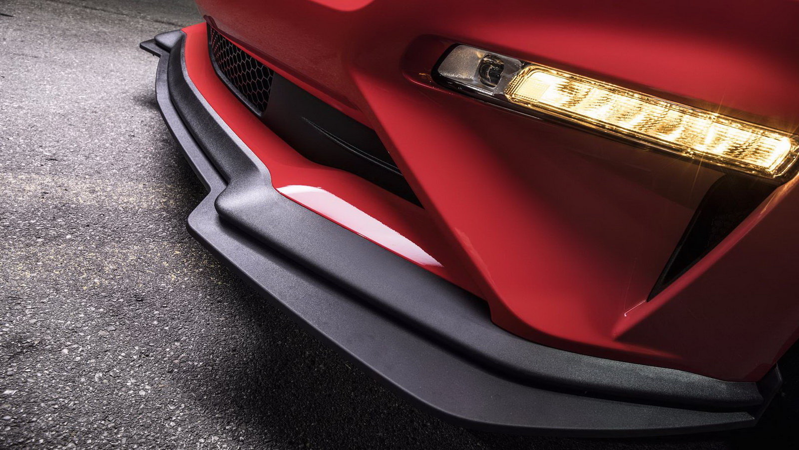 Faceliftovaný Ford Mustang GT nabídne díky Performance Pack 2 zcela nové jízdní zážitky