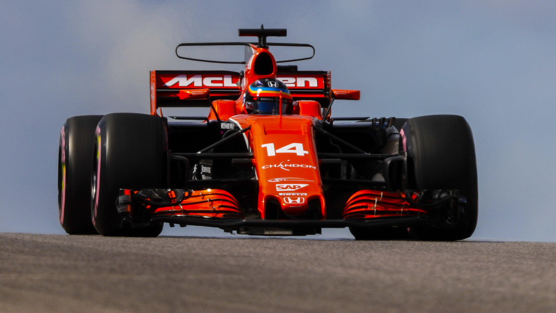 Fernando Alonso s McLarenem v Austinu