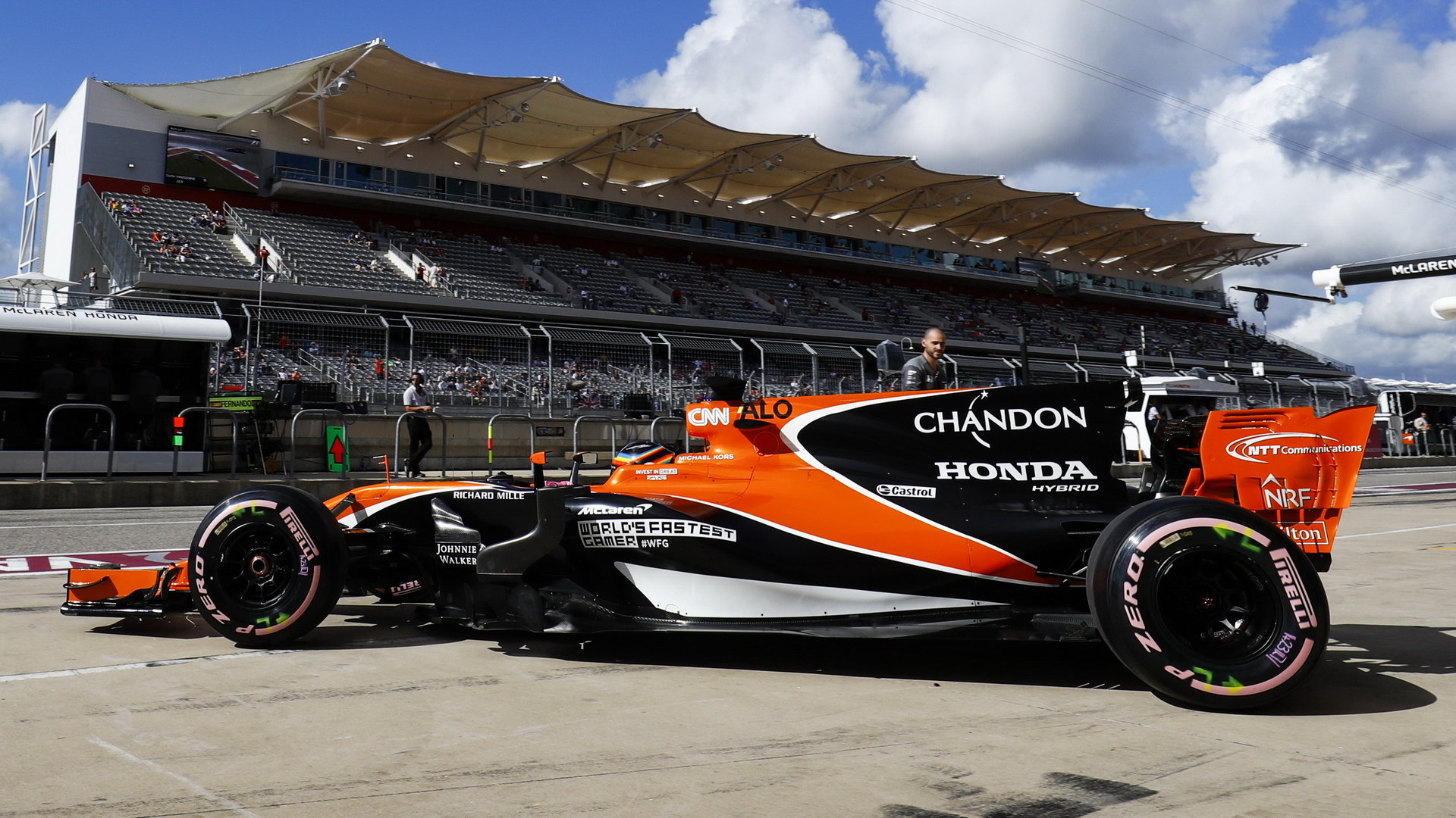 K slávě obnoveného partnerství McLarenu s Hondou nebyl schopen pomoci ani Fernando Alonso, motor byl příliš slabý a nespolehlivý