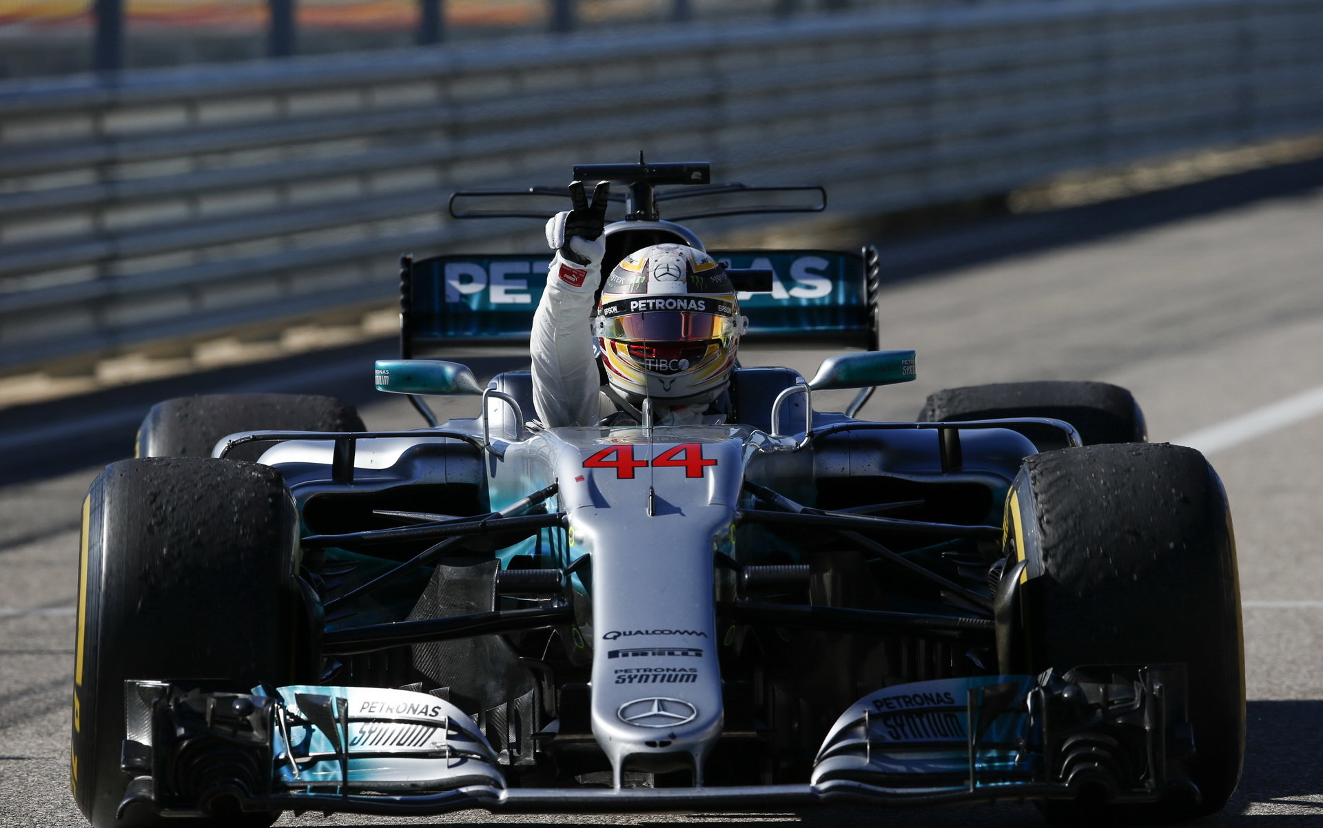 Lewis Hamilton vítězí v závodě v Austinu