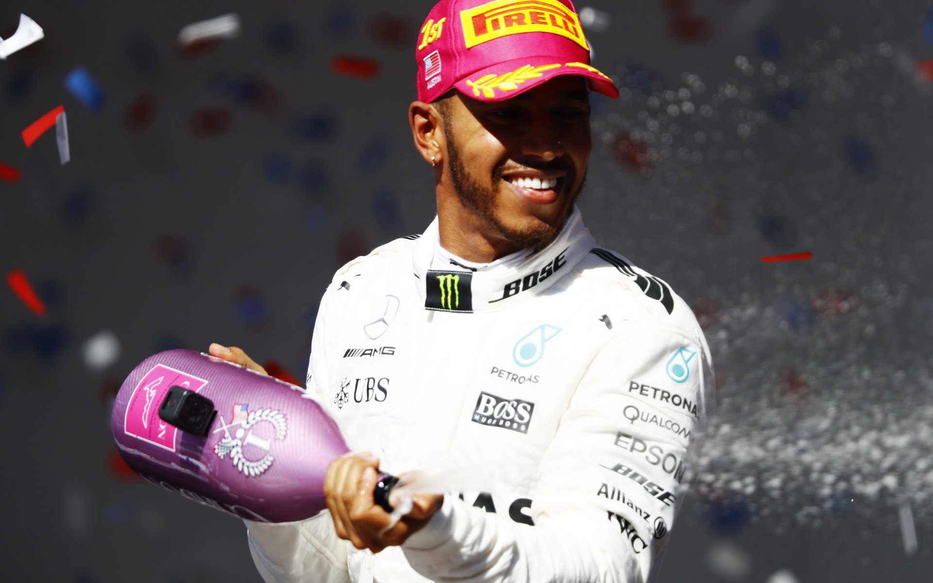 Lewis Hamilton se raduje z vítězství v závodě v Austinu