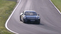 Porsche Mission E během testování na Nurburgringu