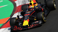 Max Verstappen v tréninku v Mexiku