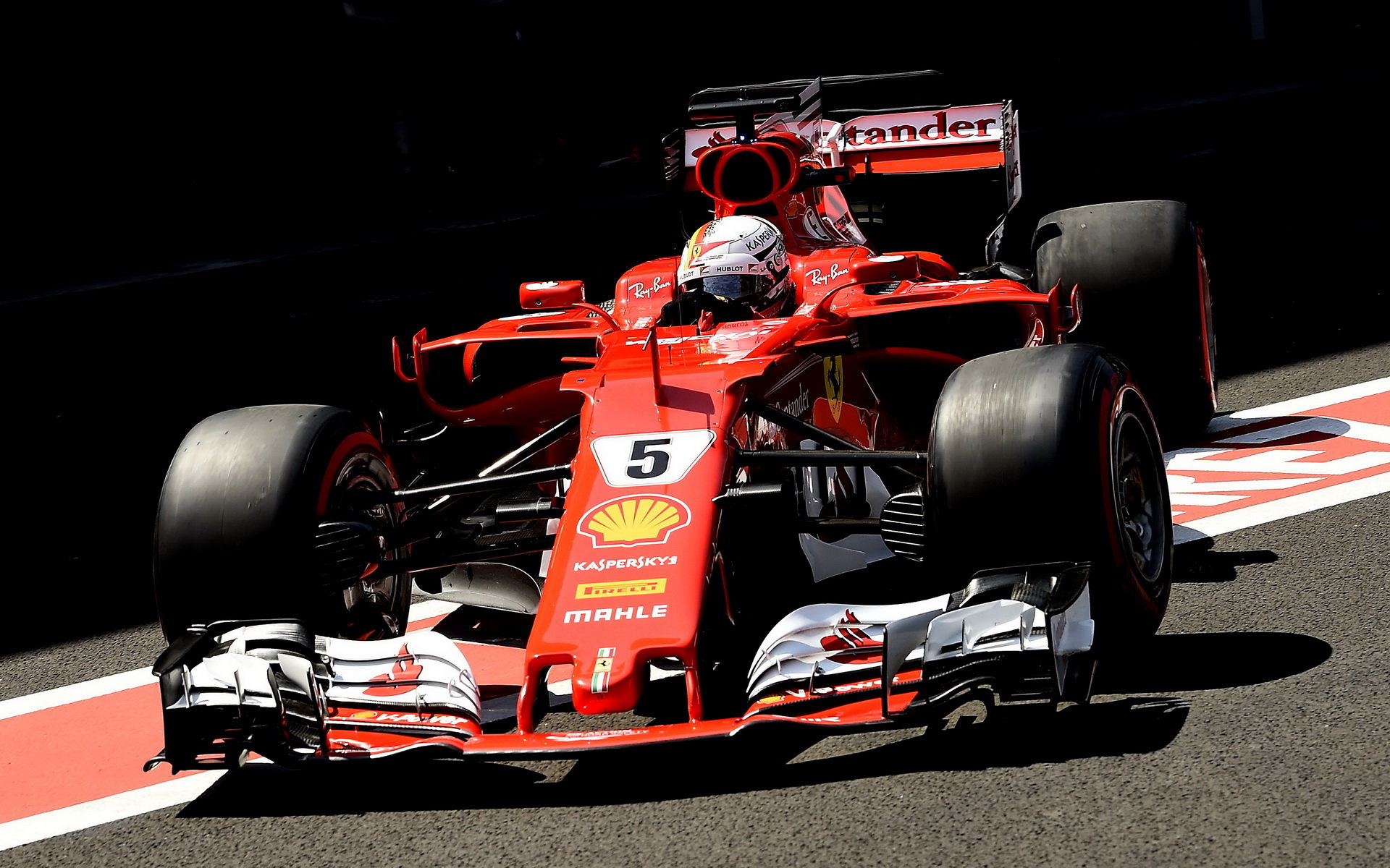 Sebastian Vettel předvedl nejrychlejší čas v závěru 1. tréninku v Abú Zabé