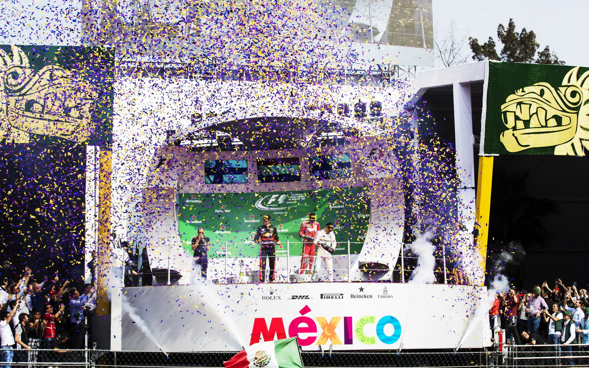 Nejlepší jezdci na póodiu po závodě v Mexiku