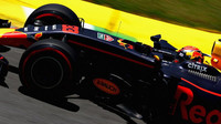 Max Verstappen v tréninku v Brazílii