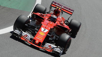 Kimi Räikkönen v závodě v Brazílii