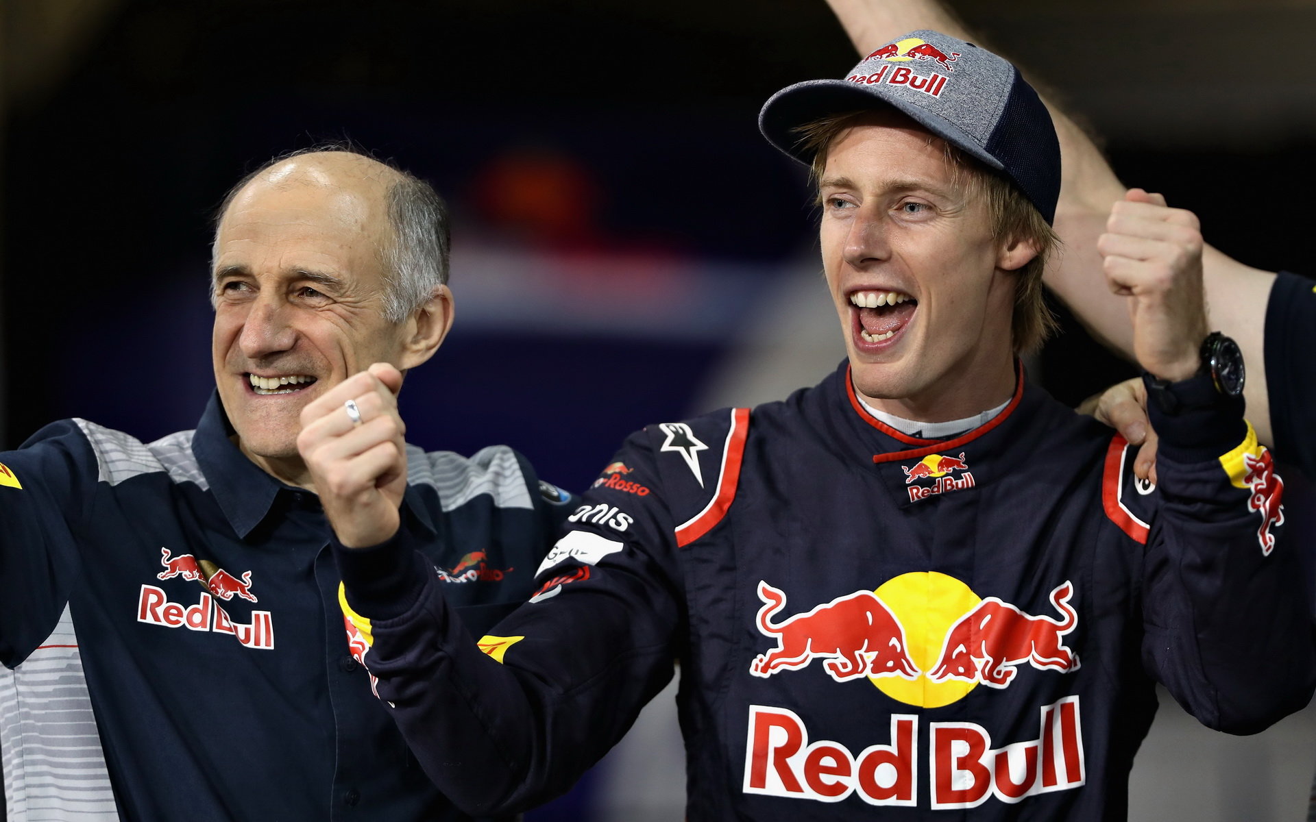 Brendon Hartley a Franc Tost v Abú Zabí