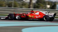 Kimi Räikkönen s Ferrari v Abú Zabí