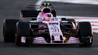 Esteban Ocon v tréninku v Abú Zabí