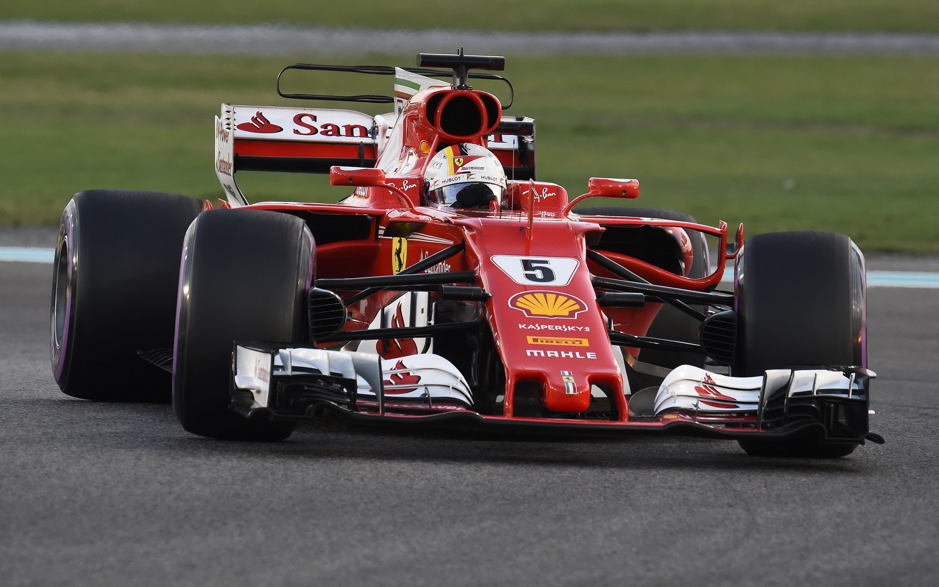 Sebastian Vettel v závodě v Abú Zabí