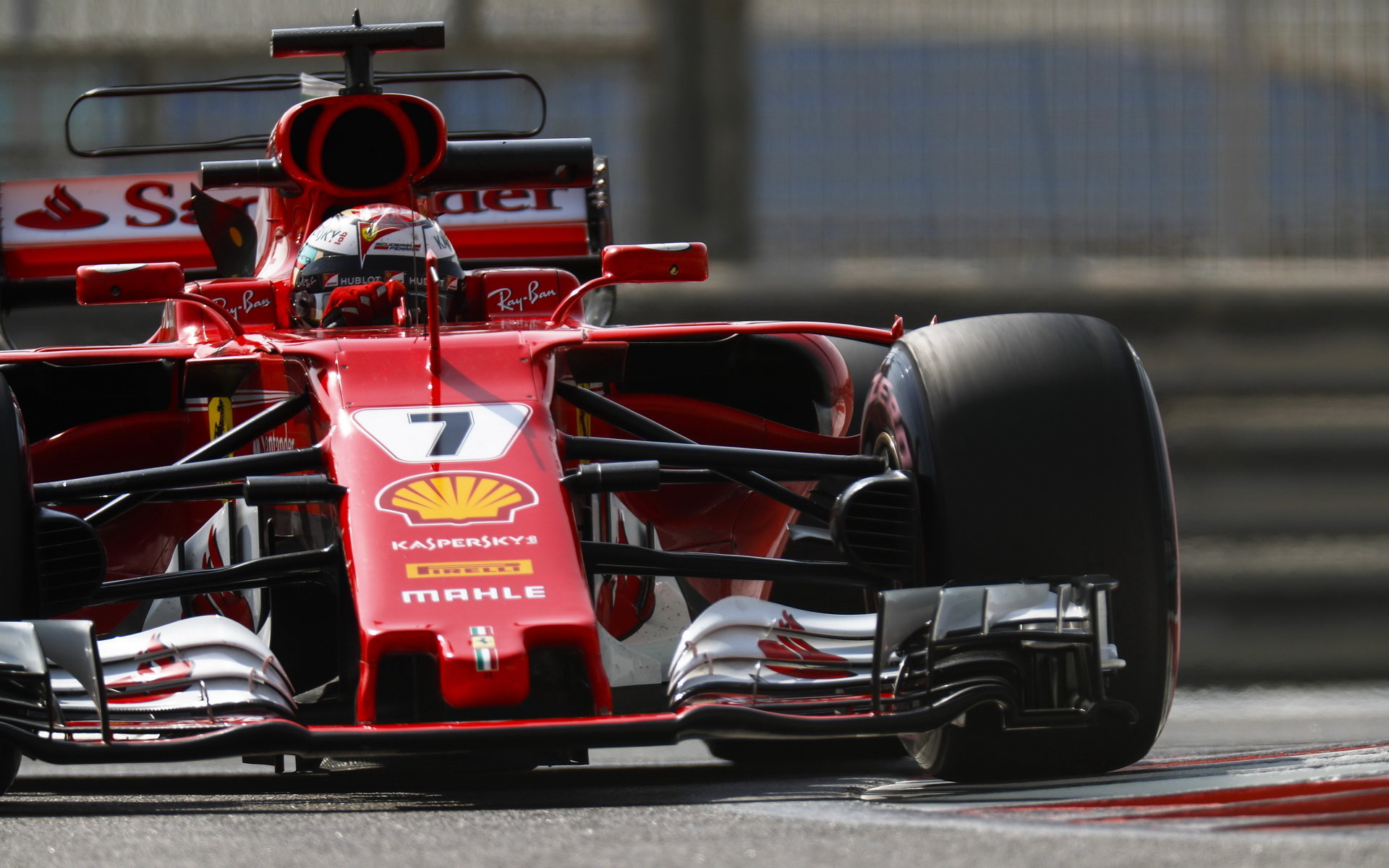 Kimi Räikkönen při testech v Abú Zabí