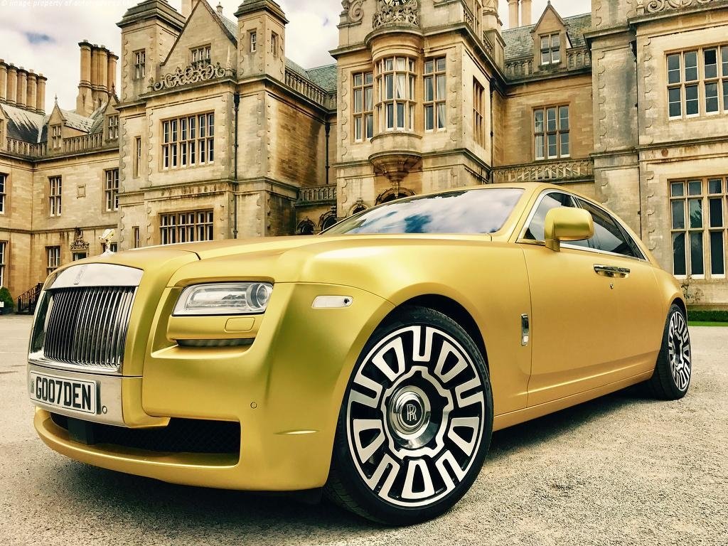 Majitel je ochotný prodat svůj Rolls-Royce Ghost jen za Bitcoiny