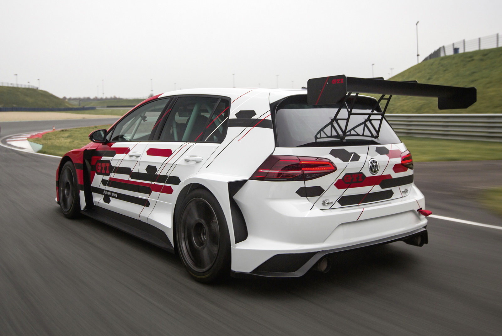 Omlazený VW Golf GTI TCR už je připraven na novou sezónu