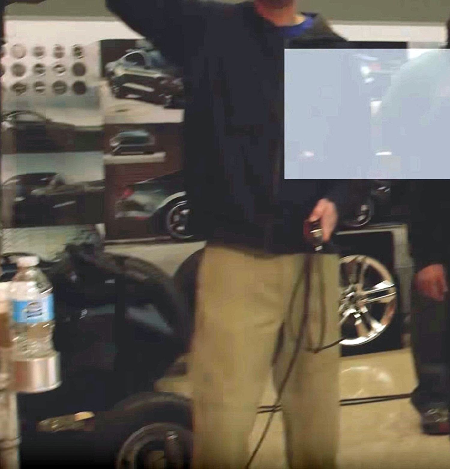 První snímky předpokládaného Fordu Mustang Bullit se objevily ve videu mapujícím natáčené reklamního spotu pro Ford