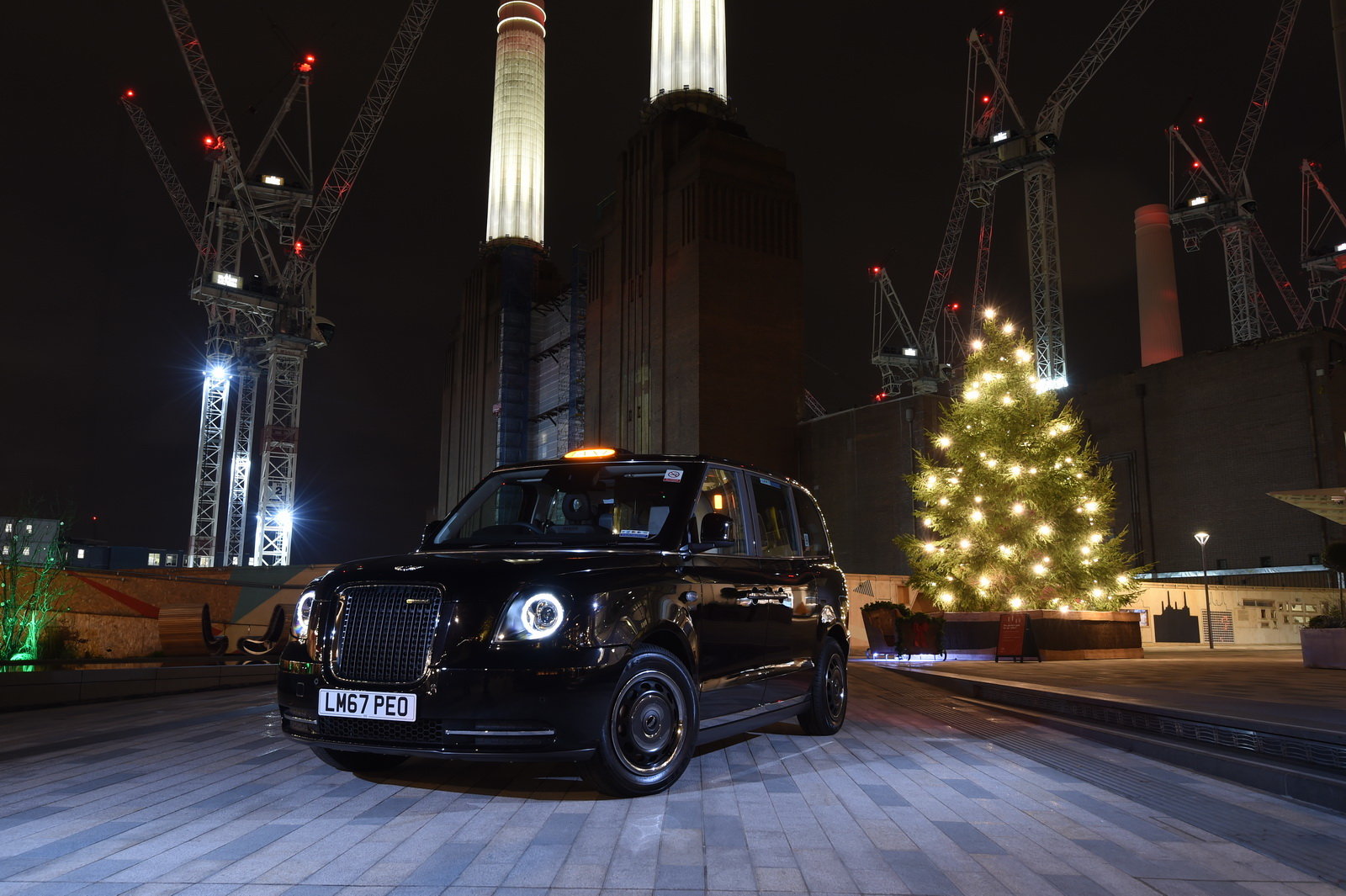TX eCity taxi - nový způsob přepravy londýnskými ulicemi