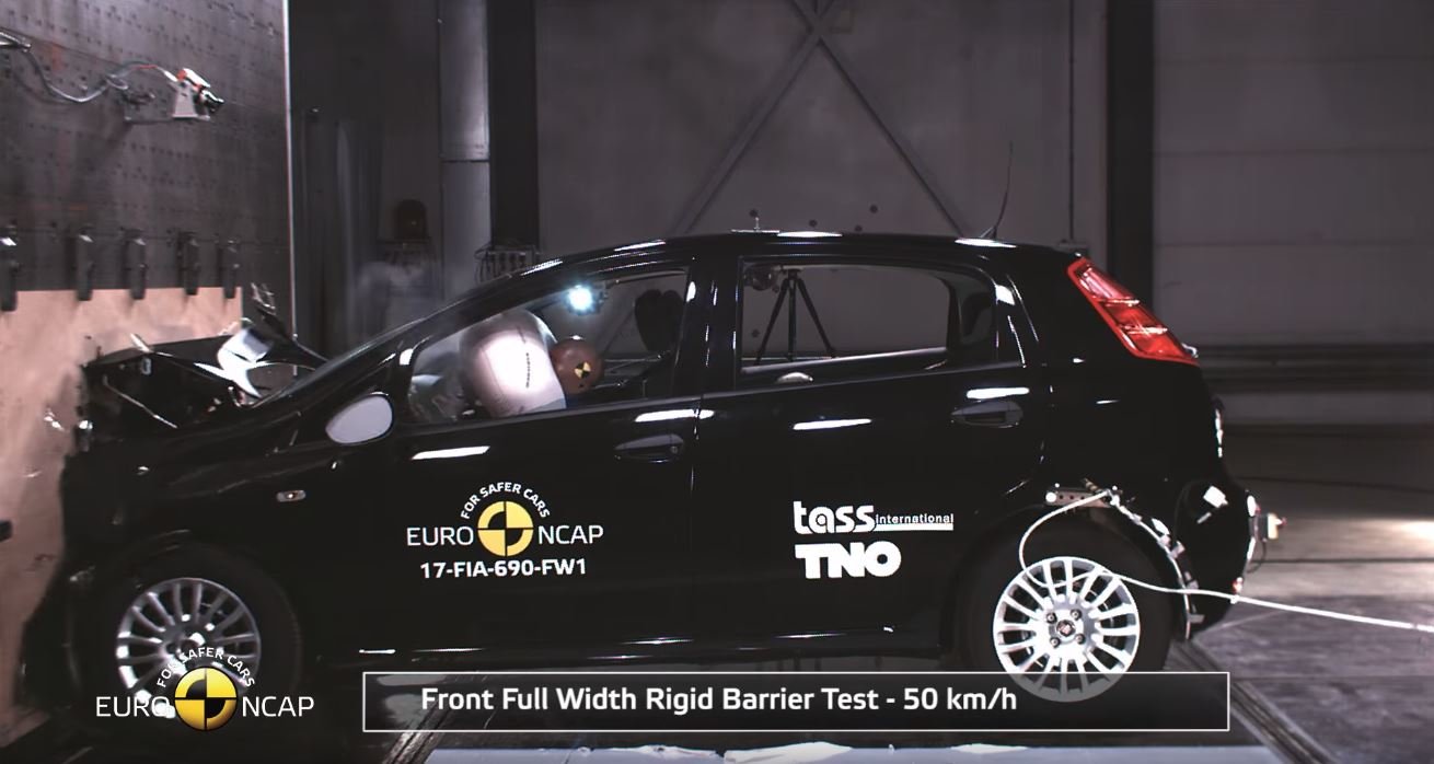 Fiat Punto během crash testů Europ NCAP absolutně pohořel