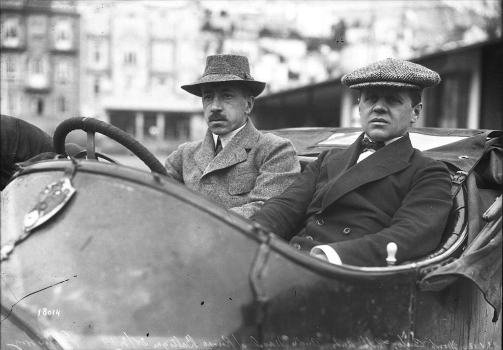 Pánové Nagel a Mikhailoff v závodním voze značky Russo-Balt, se kterým absolvovali Rally Monte Carlo