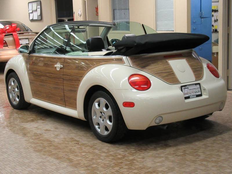 Vzácný VW Beetle "Woody edition? Ale kdeže, jen kříženec vozů VW Beetle a Chrysler PT Cruiser