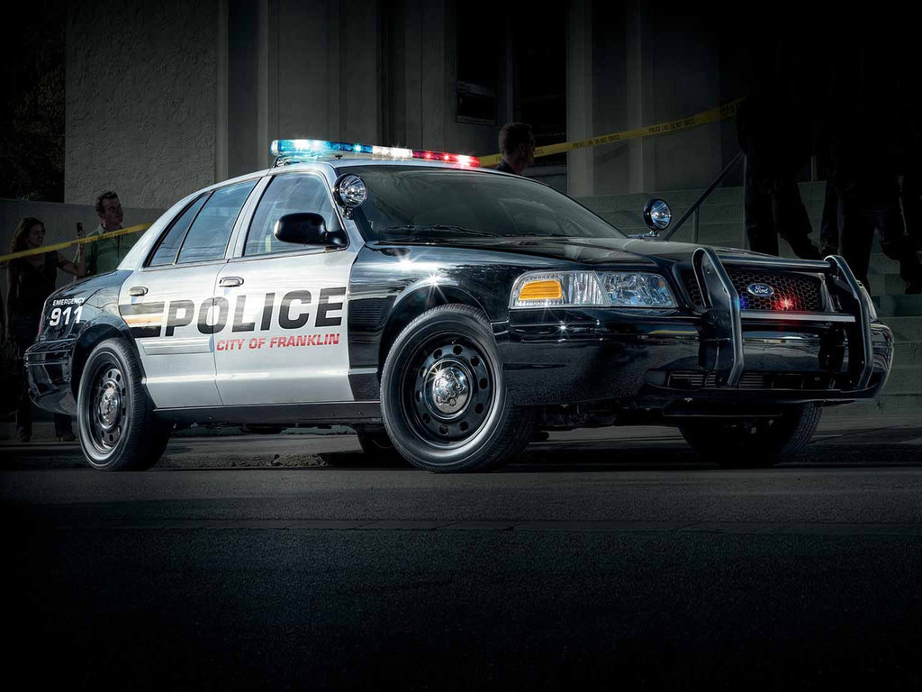 Typické americké policejní vozy Ford Crown Victoria