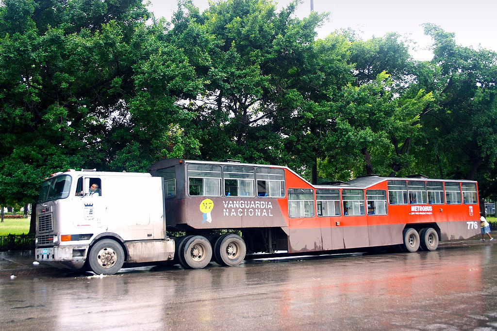 Autobusový návěs, Kuba (autor: Panther)