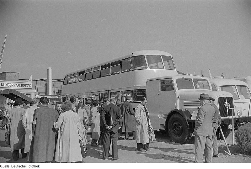 Autobusový návěs z roku 1952, NDR (autor: Deutsche Fotothek)