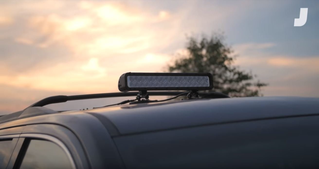 Chevrolety Tahoe Midnight Edition s infra-světlomety na střeše