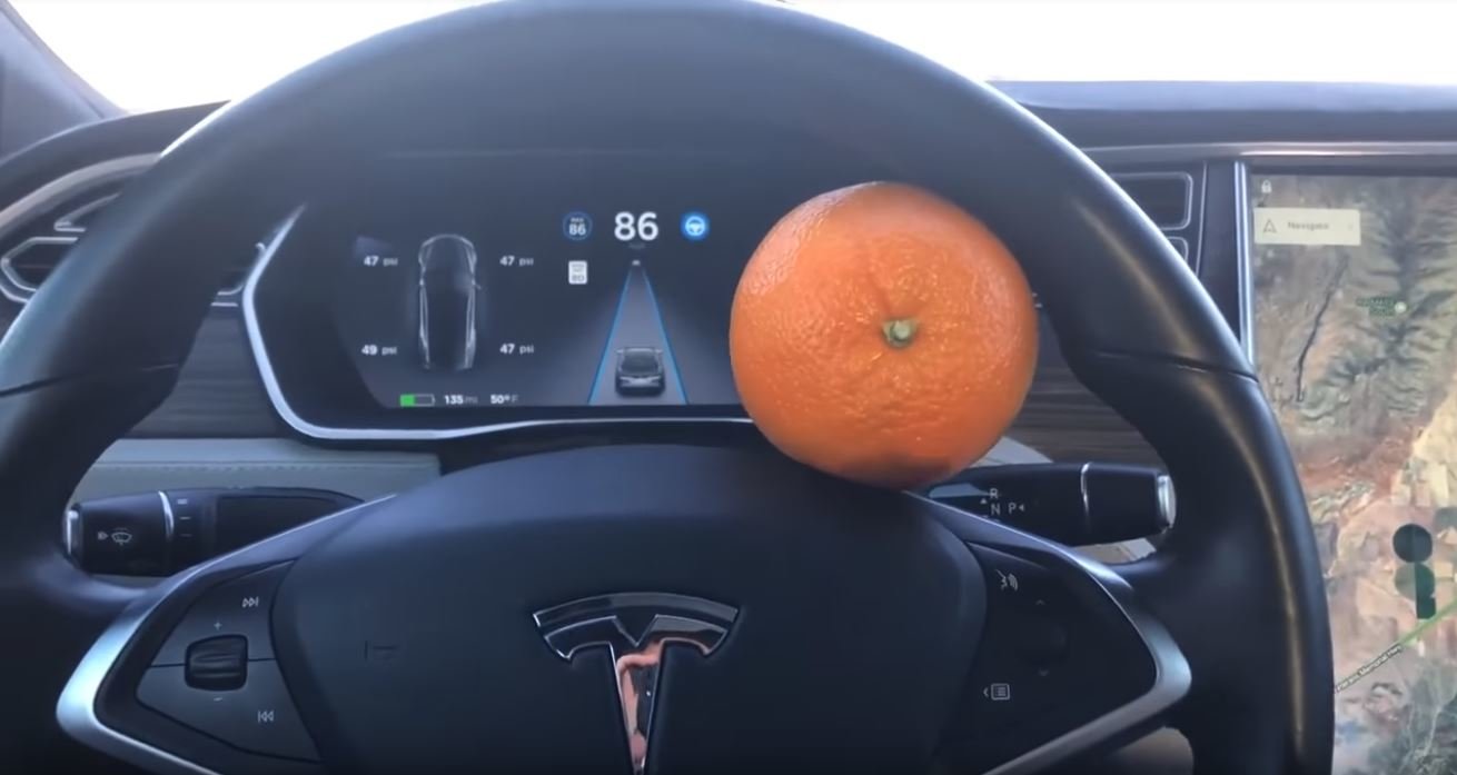 Snadný způsob, jak oklamat pojistku Tesla Autopilot