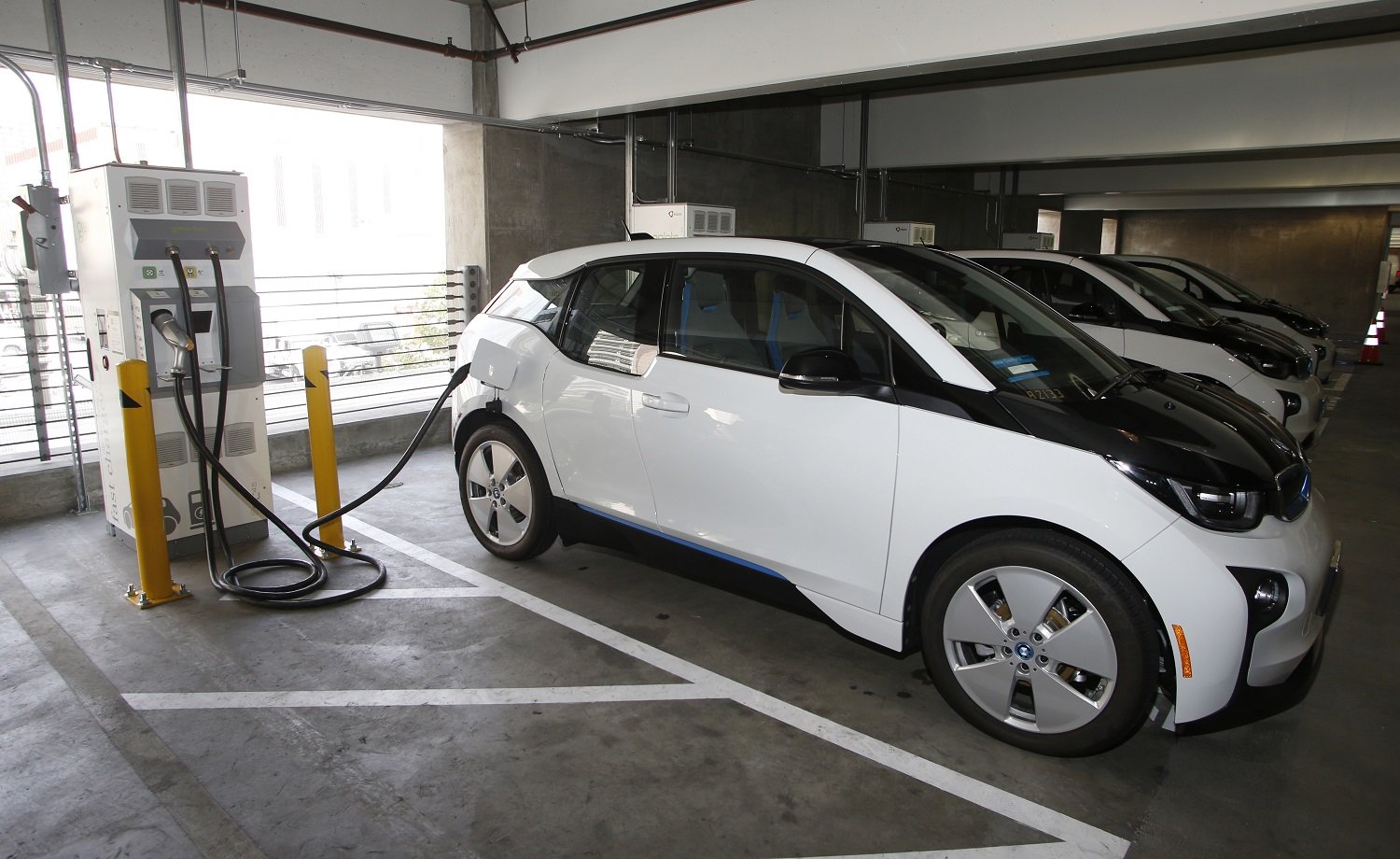 Elektromobily BMW i3 dodané pro policii v Los Angeles