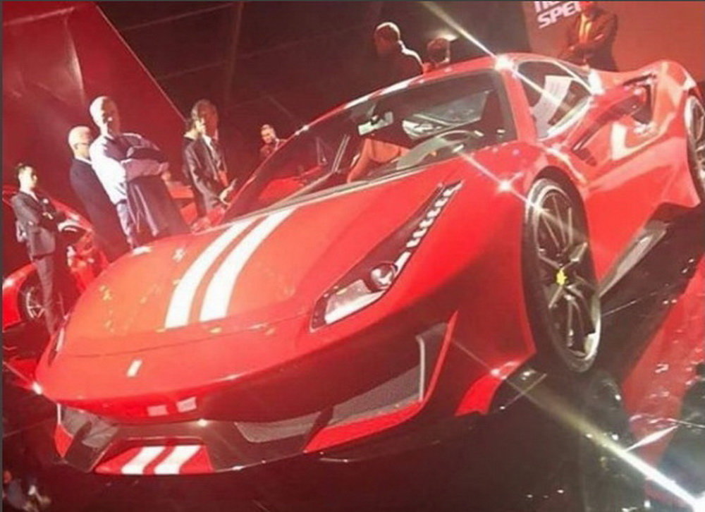 První snímky nového Ferrari 488, které zřejmě ponese označení GTO