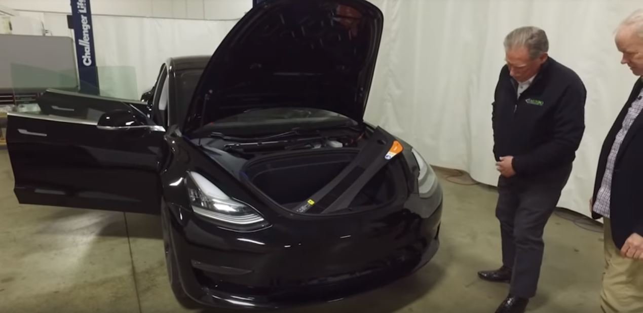 Rozebírání Tesla Model 3 přineslo pár znepokojivých zjištění